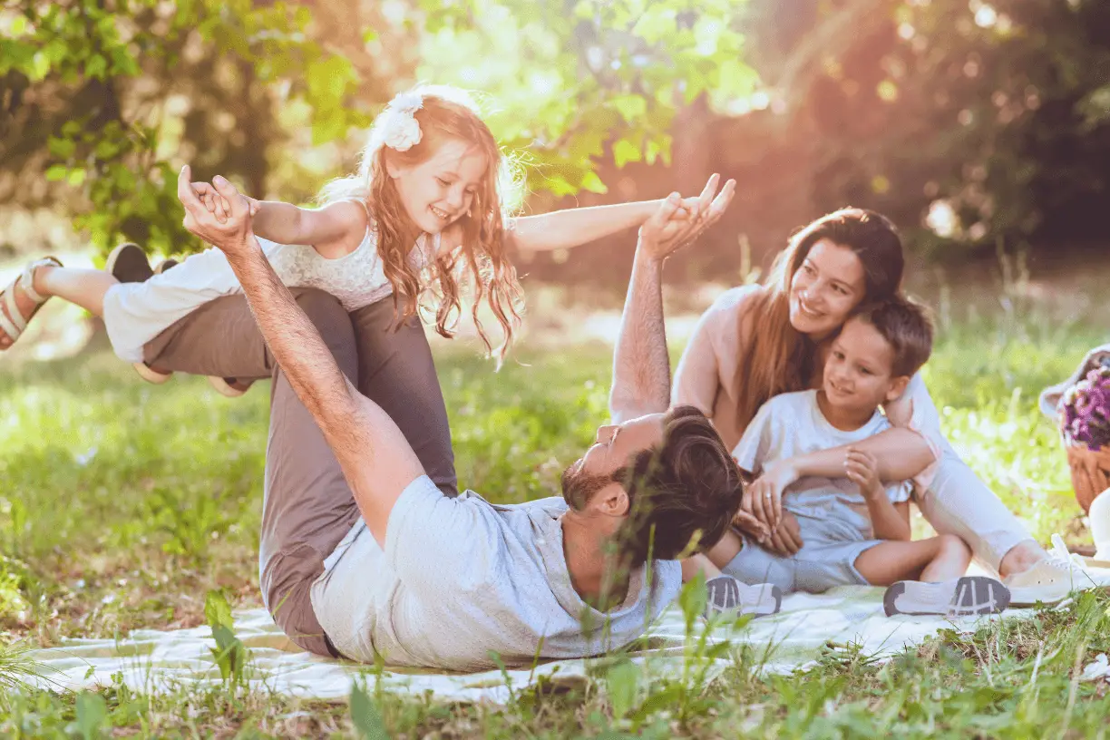 family picnic play